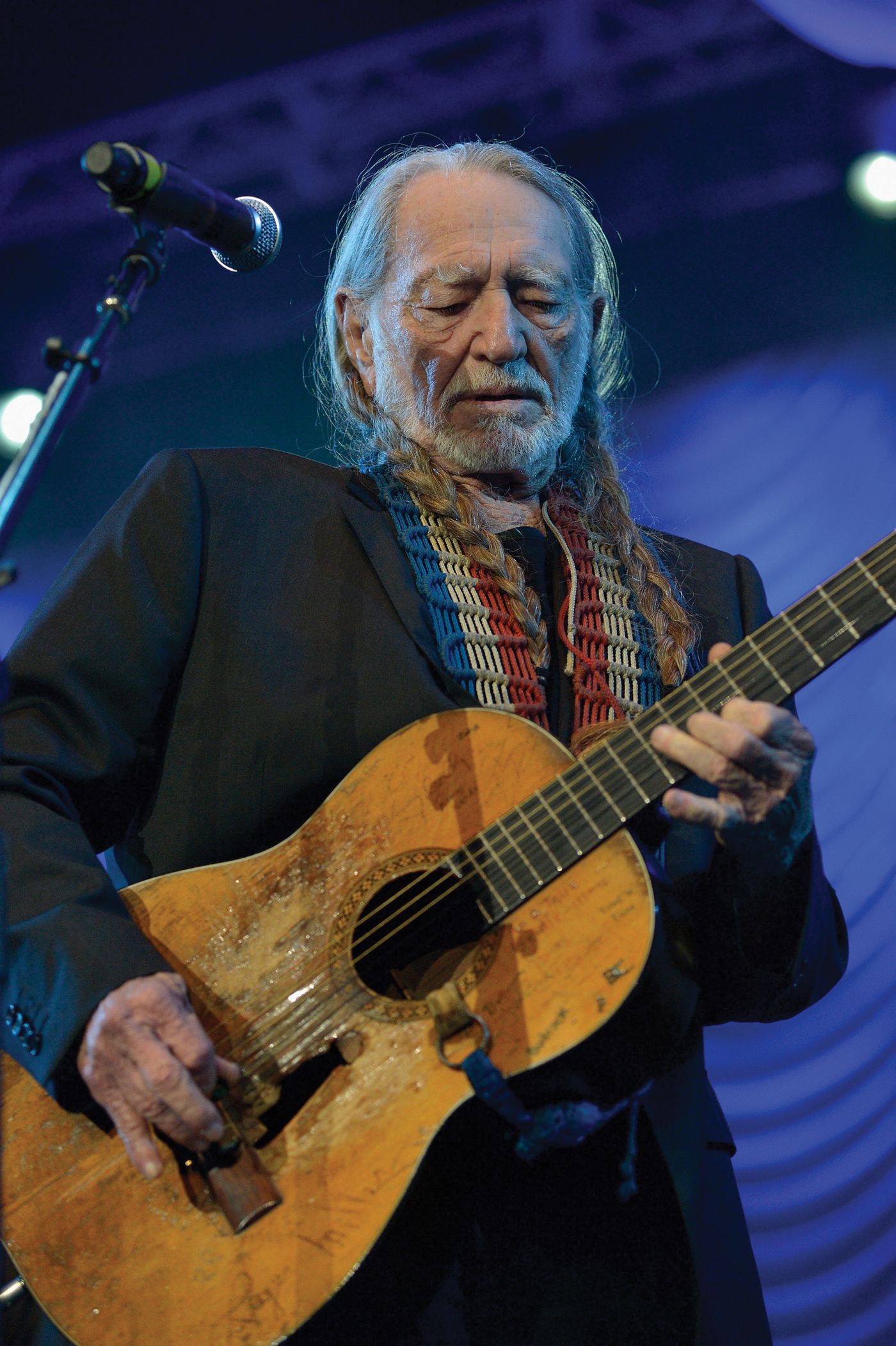 Willie Nelson performs during the 2013 Berklee College Of Music Commencement Concert. (Photo by Paul Marotta/Getty Images)